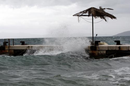 Шторм в хорватском городе Макарска