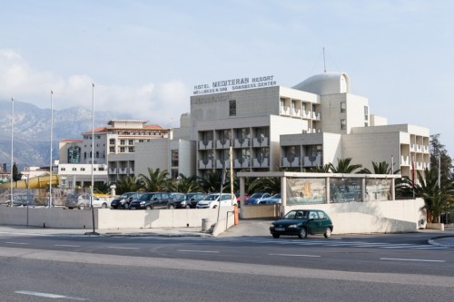 Отель Mediteran в Бечичи удешевили на 13 млн евро Отель Mediteran в Бечичи. Фото: Primorskenovine.me