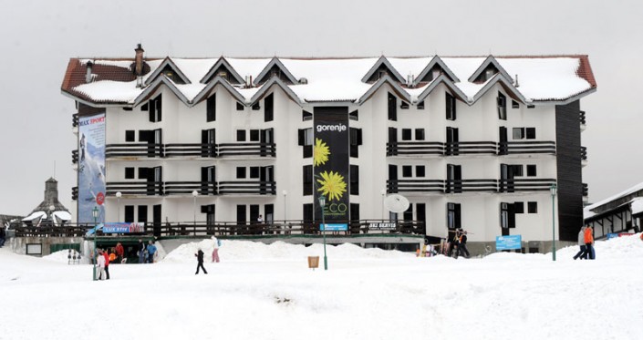 Снесенный отель Jugobanka на Копаонике. Фото: Novosti.rs