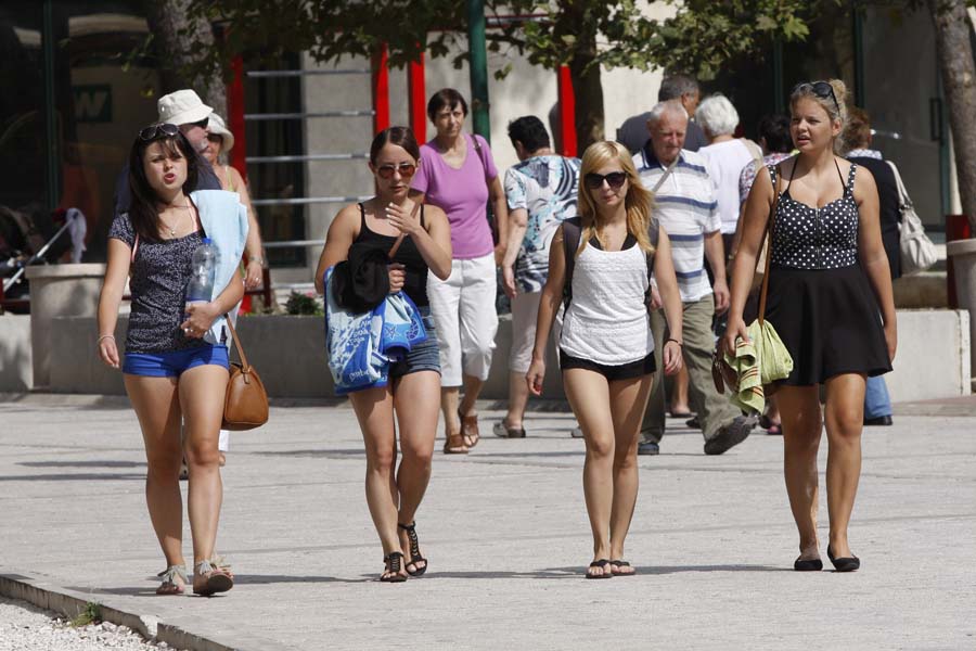 Сентябрьский день на пляжах курорта Макарска