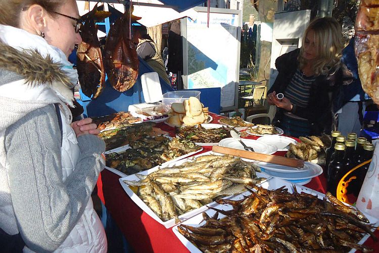В Вирпазаре пройдет 25-й по счету «День вина и уклейки» Фестиваль вина и уклейки. Фото: Vijesti.me, архив