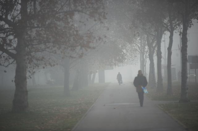 Туманное утро в Белграде в декабре 2015 г.