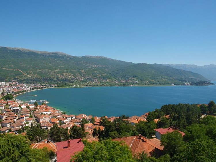 Озеро Охрид в Македонии. Фото: Onestep4ward.com