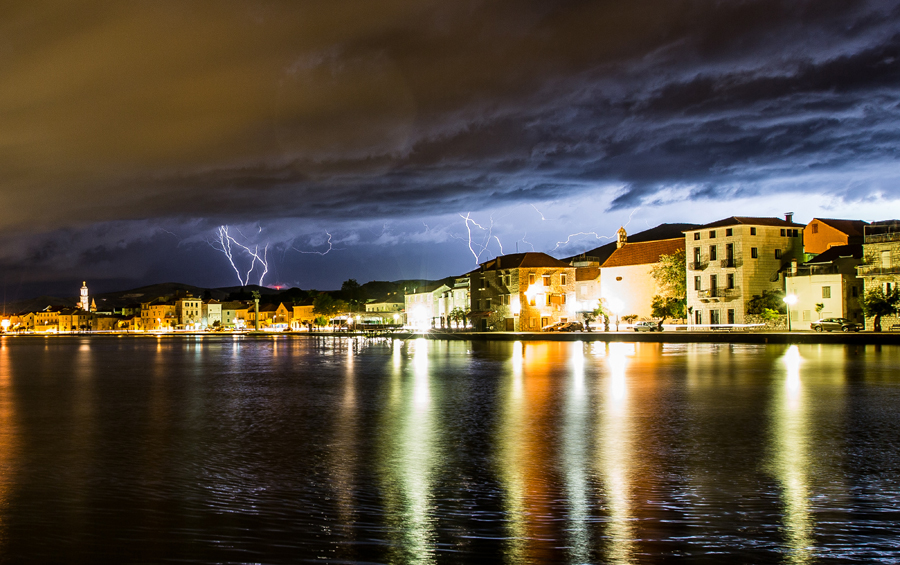 Гроза в хорватском Каштел-Стари