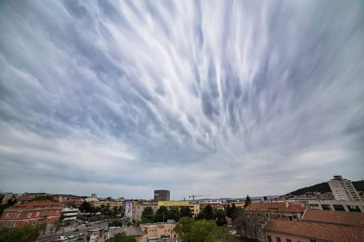 Смерчевые облака над Сплитом