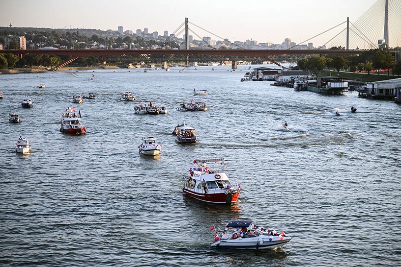 Карнавал лодок в Белграде в августе 2016 года