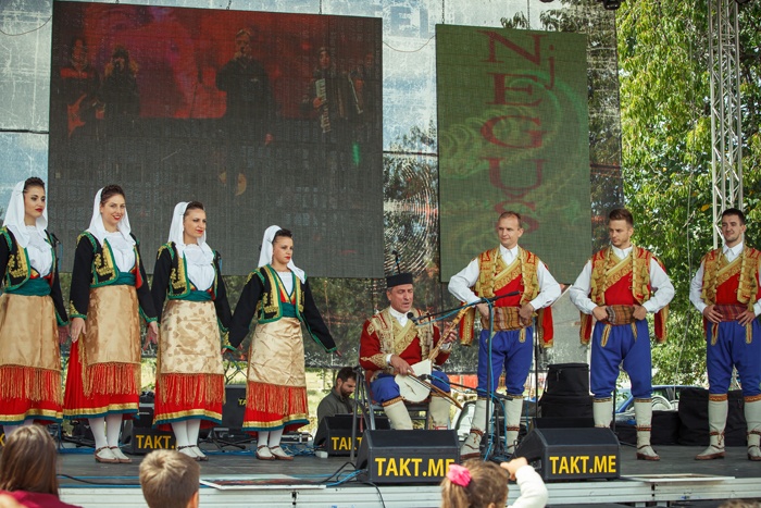Фестиваль "Уик-энд в деревне Негуши" в Черногории