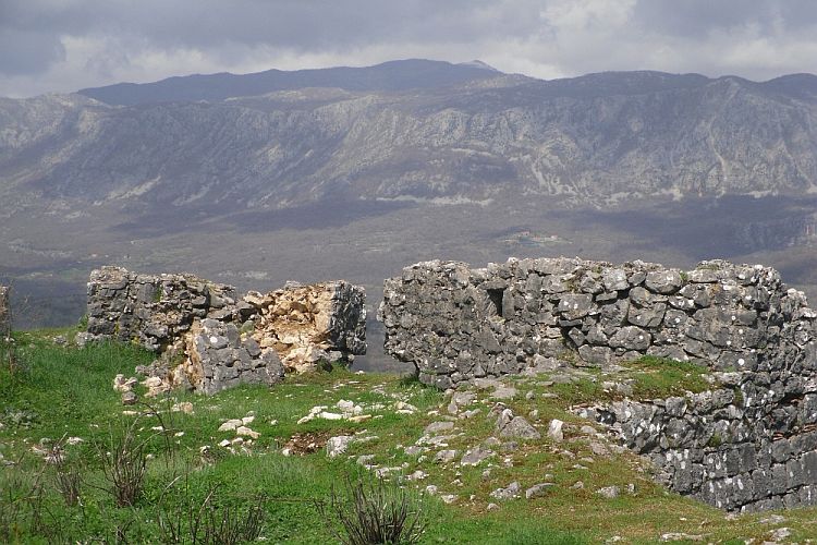 Турецкая крепость в черногорском городке Спуж