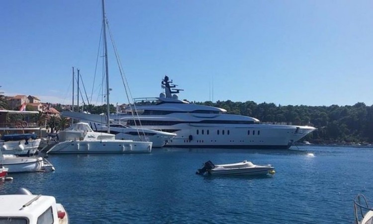 Яхта миллиардера Виктора Вексельберга в Цавтате