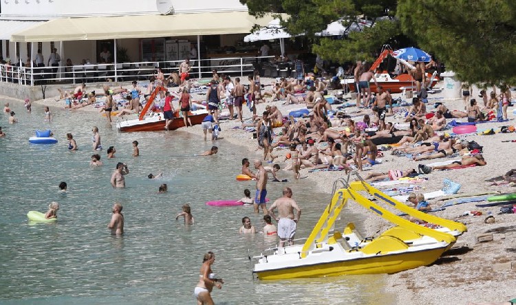 Макарская ривьера в Хорватии. Фото: Jutarnji.hr, Ivo Ravlic, CROPIX Макарская ривьера в июне 2016 г.