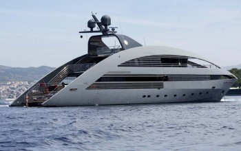 Яхта Ocean Pearl в Хварском канале