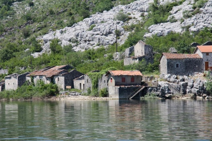 Деревня Радуш на берегу Скадарского озера. Фото: Montenegro-for.me