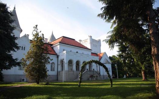 Дворец "Фантаст" в сербском Бечее