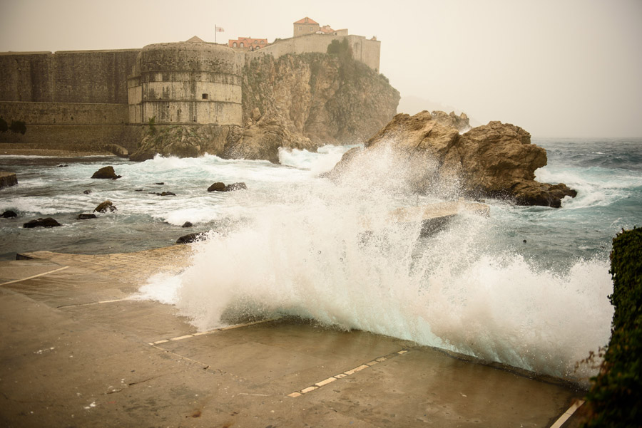 Штормовая погода в Дубровнике в марте 2016 г. 