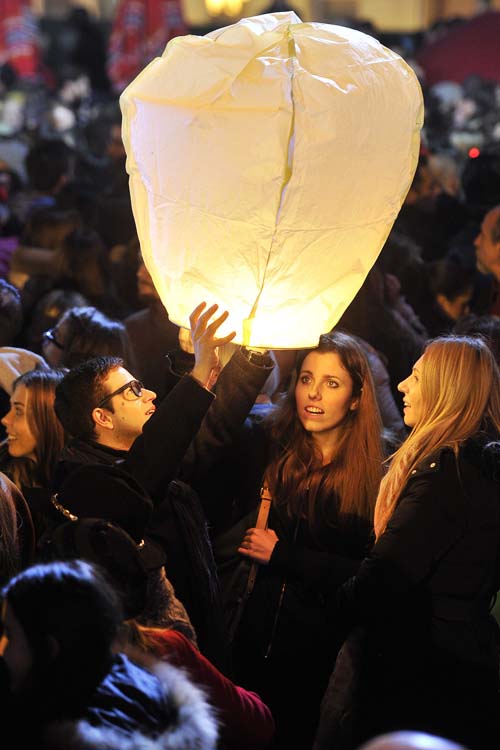Запуск небесных фонариков в Загребе