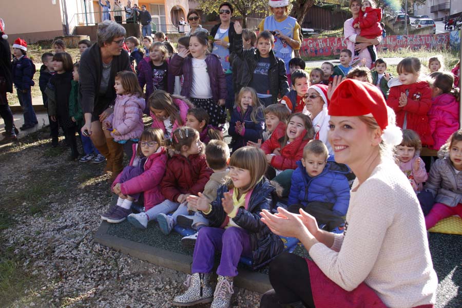 Дед Мороз в детском саду города Макарска