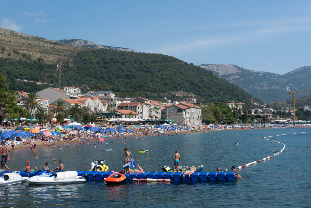 Пляжи Петроваца в Черногории