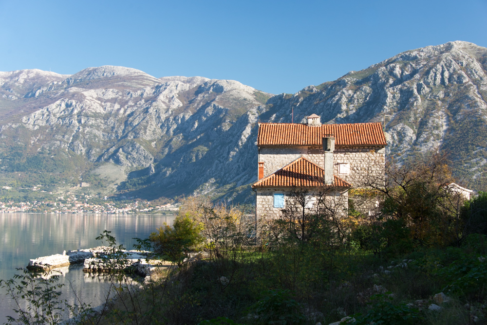 Поселок Костаница в Черногории