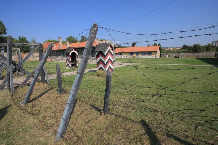 Мемориальный комплекс "Красный крест" в Бубани