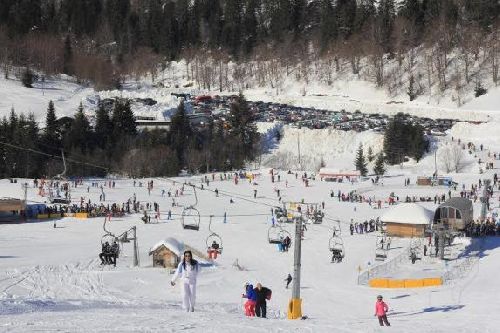 Толщина снежного покрова на горнолыжном курорте в Колашине достигла 2,4 м Горнолыжный центр в Колашине. Фото: Cdm.me