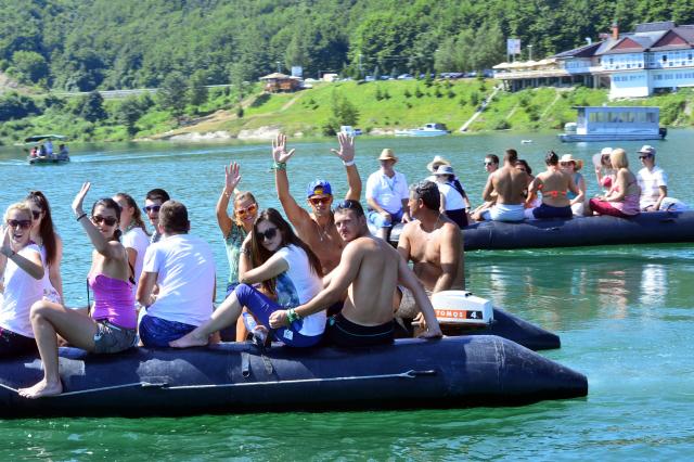 Фестиваль "Златар Фест" в Сербии 