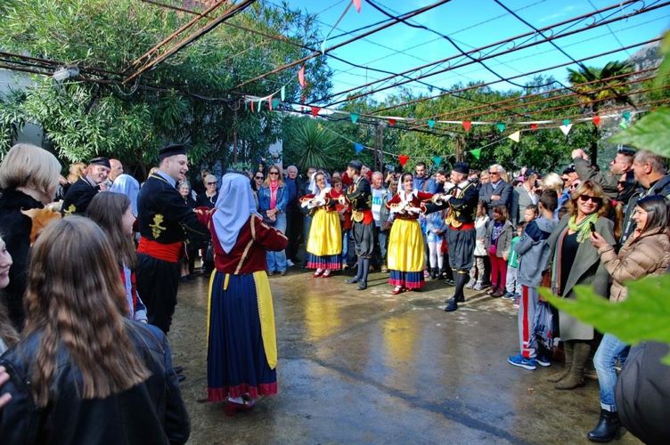 Фестиваль каштанов в ноябре 2016 года