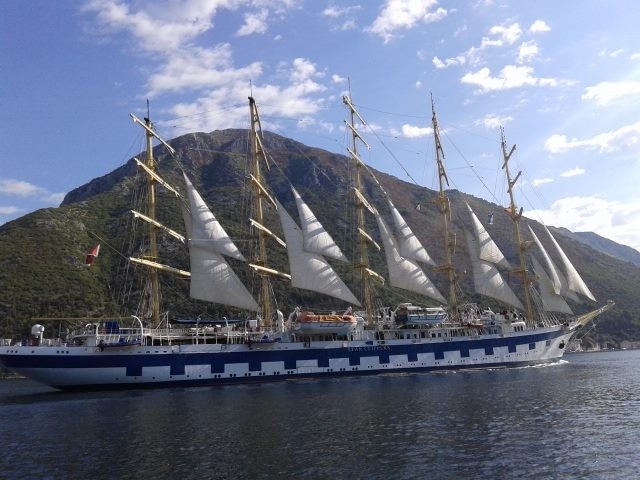 Самый большой парусник в мире - в Бока-Которской бухте Парусное судно Royal Clipper в Бока-Которской бухте. Фото: Rtcg.me