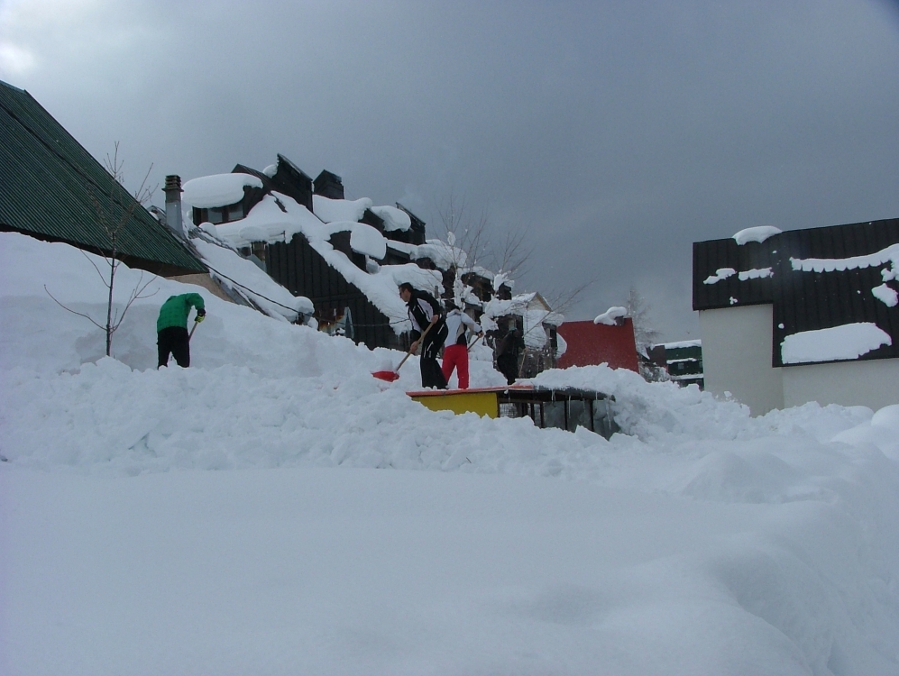 Борьба со снегопадом в Жабляке
