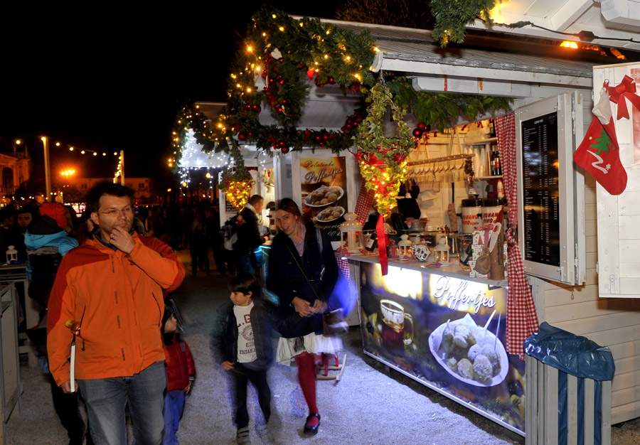 Каток на площади Короля Томислава в историческом центре Загреба