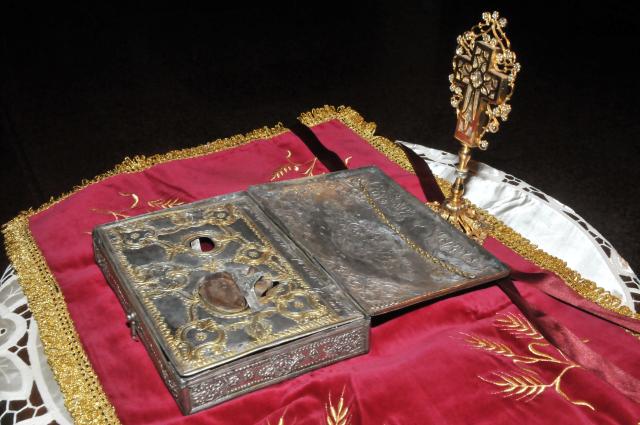 Мощи великомученика Артемия в сербском храме в Нише