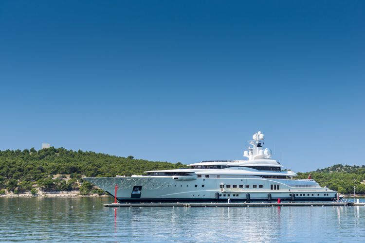 Бывшая яхта Романа Абрамовича в Шибенике