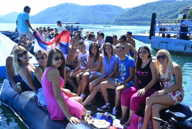 Фестиваль "Златар Фест" в Сербии 