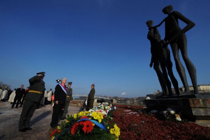 Акция памяти по жертвам резни в Нови-Саде. Фото: Novosti.rs, Darko Dozet 74-я годовщина резни в Нови-Саде