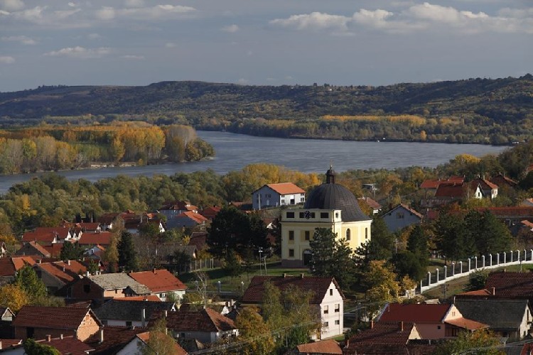 Панорама сербского города Сремски-Карловци