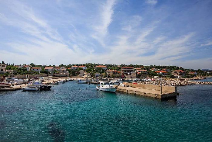 Остров Хорватии Дрвеник-Мали