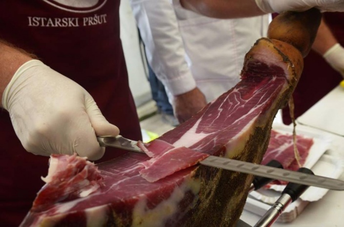 В Хорватии пройдет международная выставка вяленого свиного окорока