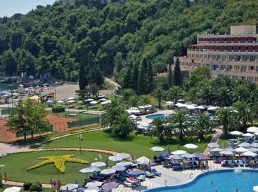 В черногорский отель Bellevue прибыли тысяча туристов из Австрии и Германии Отель Iberostar Bellevue в Бечичи. Фото: Cdm.me