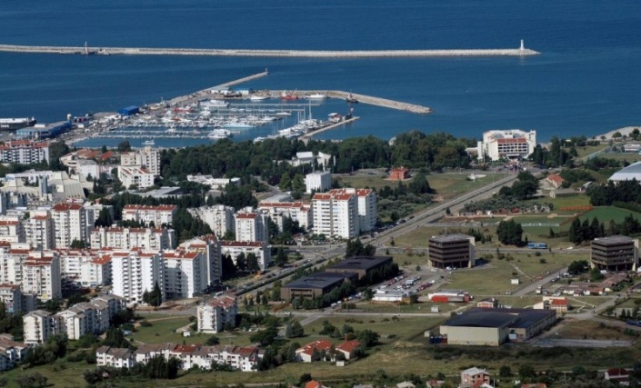 Китайцы получат безвизовый въезд в Черногорию Город Бар. Фото: Jedro.me