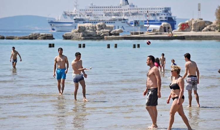 Пляж "Бачвице" в майские дни 2016 г. 