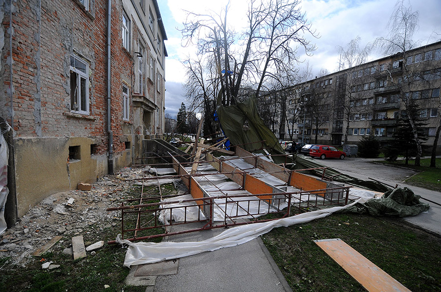 Сильный ветер в городе Карловац