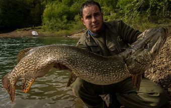 Ловля щуки на Локварском озере в Хорватии