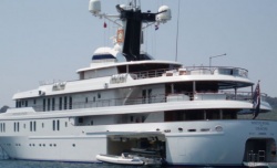 В Тиват прибыла суперъяхта White Rose of Drachs