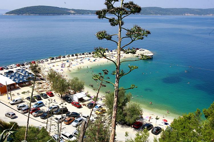 Пляж "Кашуни" в Сплите летом 2016 г. 