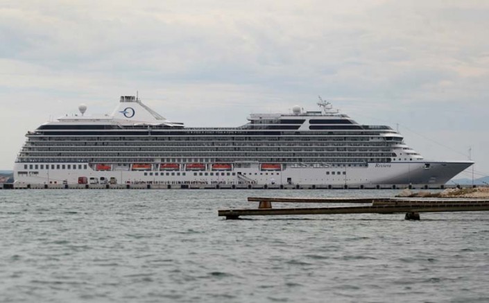 Круизный лайнер Riviera в Задаре