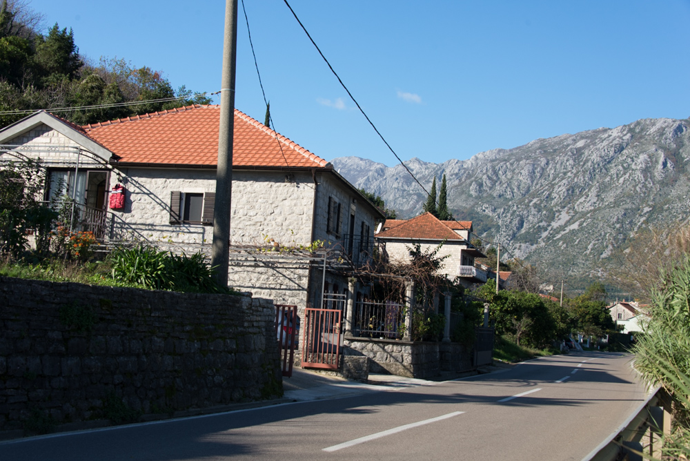 Поселок Костаница в Черногории