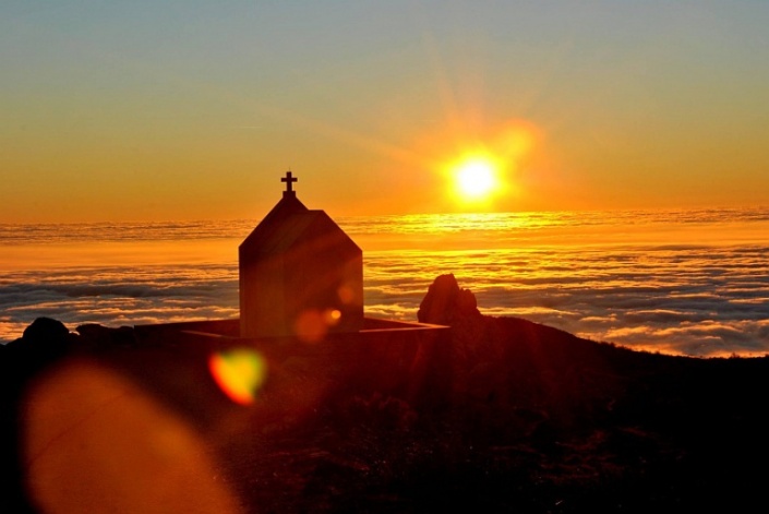 Вид с Туловой гряды в горах Южного Велебита