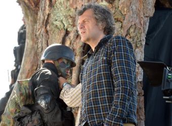 Режиссер Эмир Кустурица на съемках фильма "Любовь и война" в сербском Приеполье