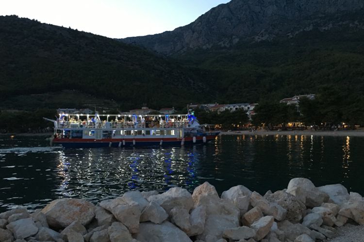 Макарская ривьера вечером