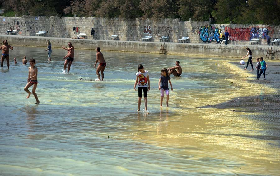 Пляж "Бачвице" в Сплите в апреле
