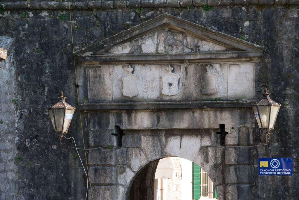 Речные ворота в Старый город Котора